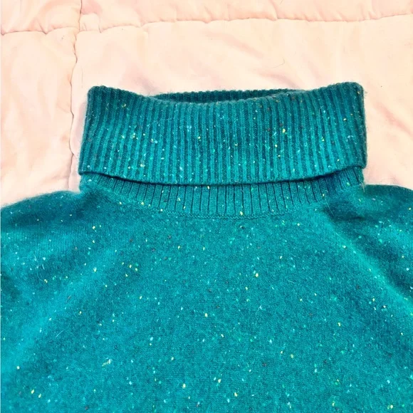 Lands' End Women's Green Cashmere Turtleneck Sweater - Picture 7 of 12